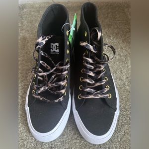 DC Manual High Top shoe